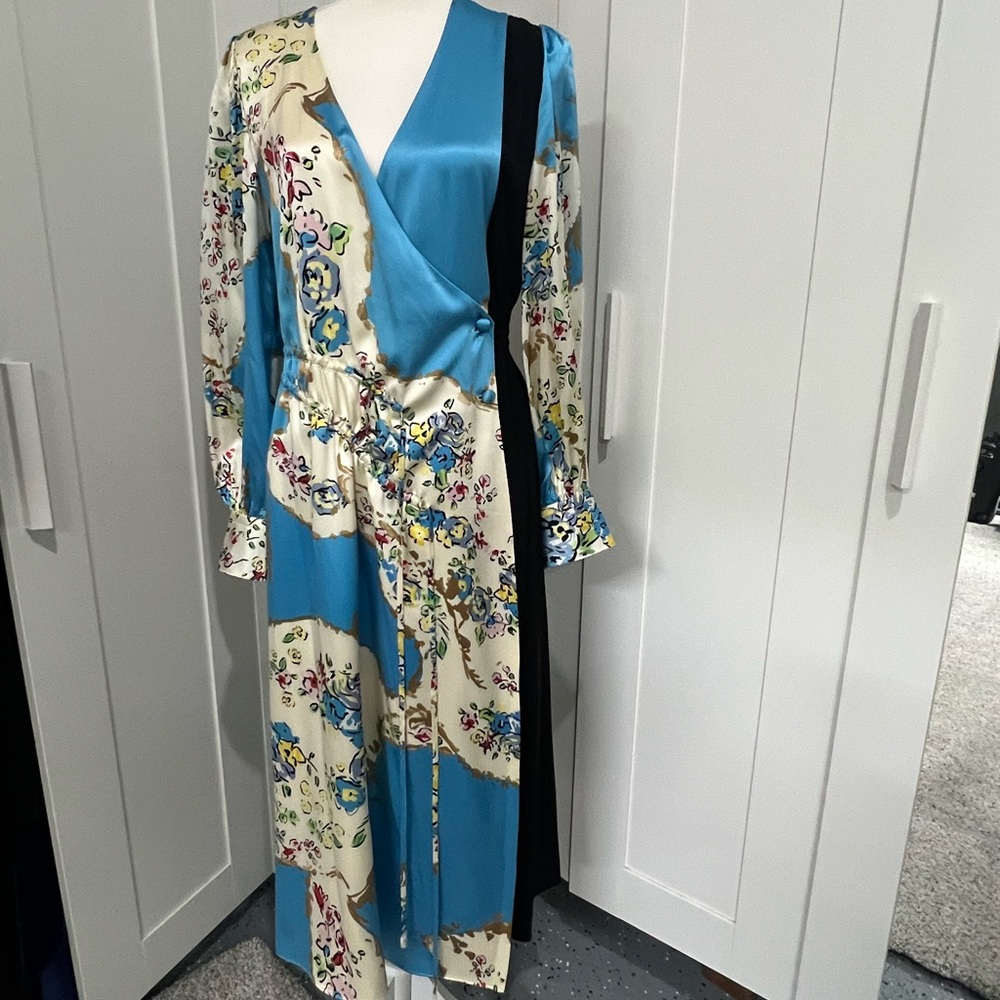 Tory Burch Blue and Cream Long Sleeve Wrap Gown size 4